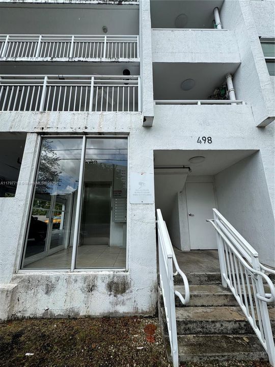 最近售出: $280,000 (1 贝兹, 2 浴室, 1148 平方英尺)