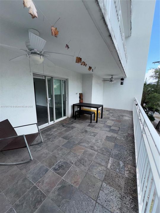 最近售出: $280,000 (1 贝兹, 2 浴室, 1148 平方英尺)