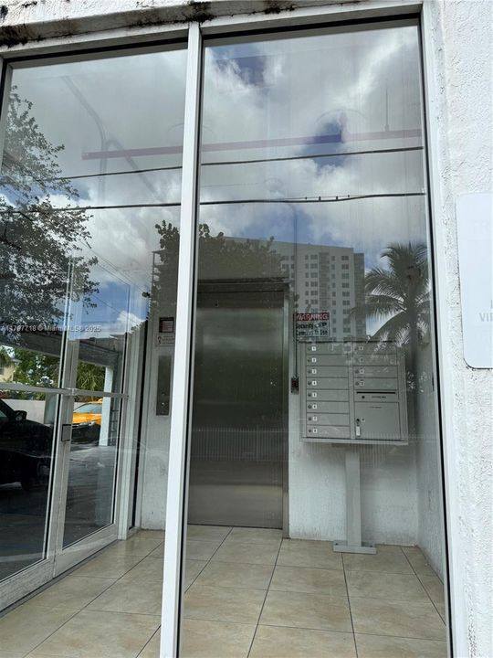 最近售出: $280,000 (1 贝兹, 2 浴室, 1148 平方英尺)