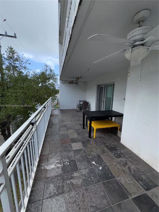 最近售出: $280,000 (1 贝兹, 2 浴室, 1148 平方英尺)