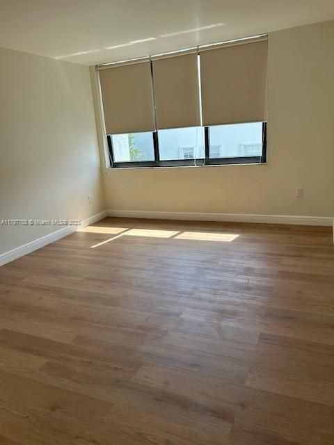 Active With Contract: $4,000 (2 beds, 2 baths, 1120 Square Feet)