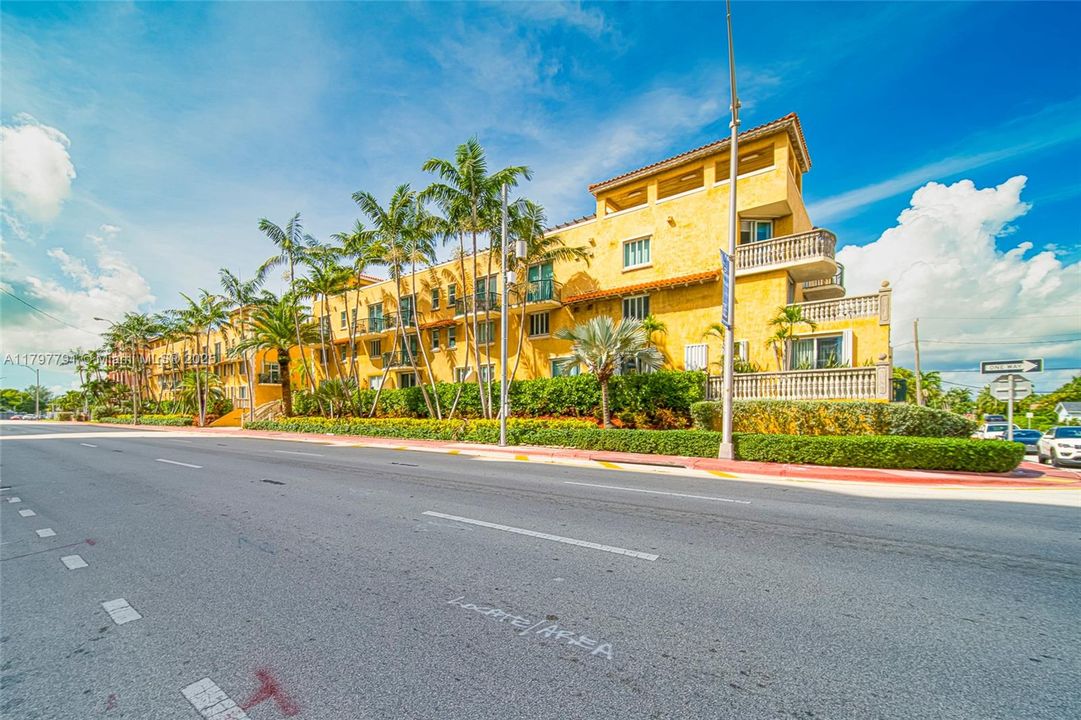 For Sale: $620,000 (2 beds, 2 baths, 1200 Square Feet)