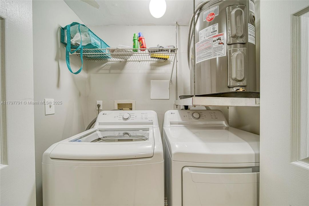 For Sale: $620,000 (2 beds, 2 baths, 1200 Square Feet)