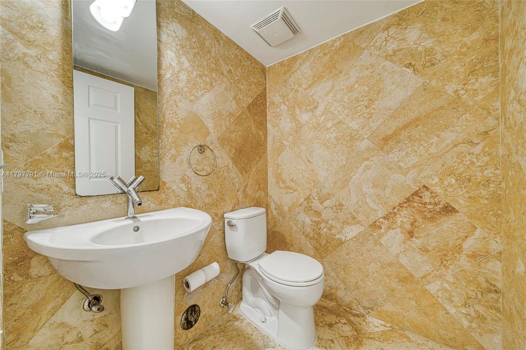 For Sale: $620,000 (2 beds, 2 baths, 1200 Square Feet)