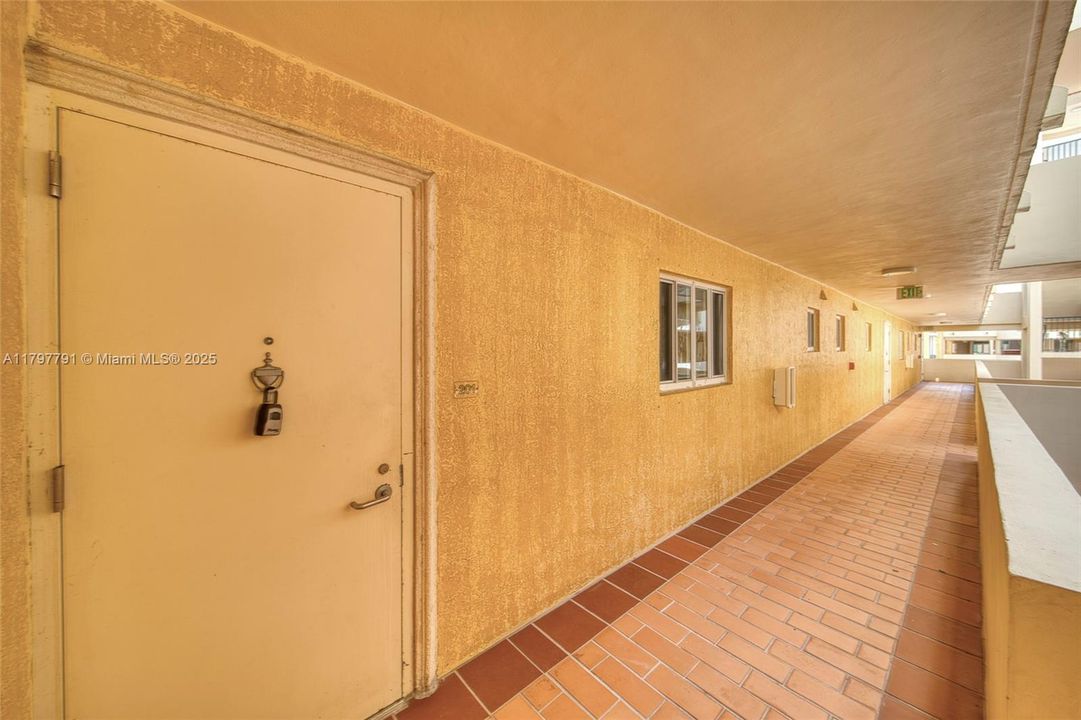 For Sale: $620,000 (2 beds, 2 baths, 1200 Square Feet)