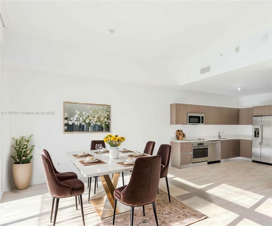 Recently Sold: $850,000 (2 beds, 3 baths, 1263 Square Feet)