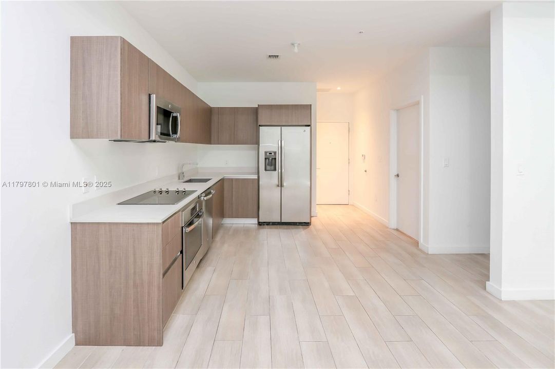 Recently Sold: $850,000 (2 beds, 3 baths, 1263 Square Feet)