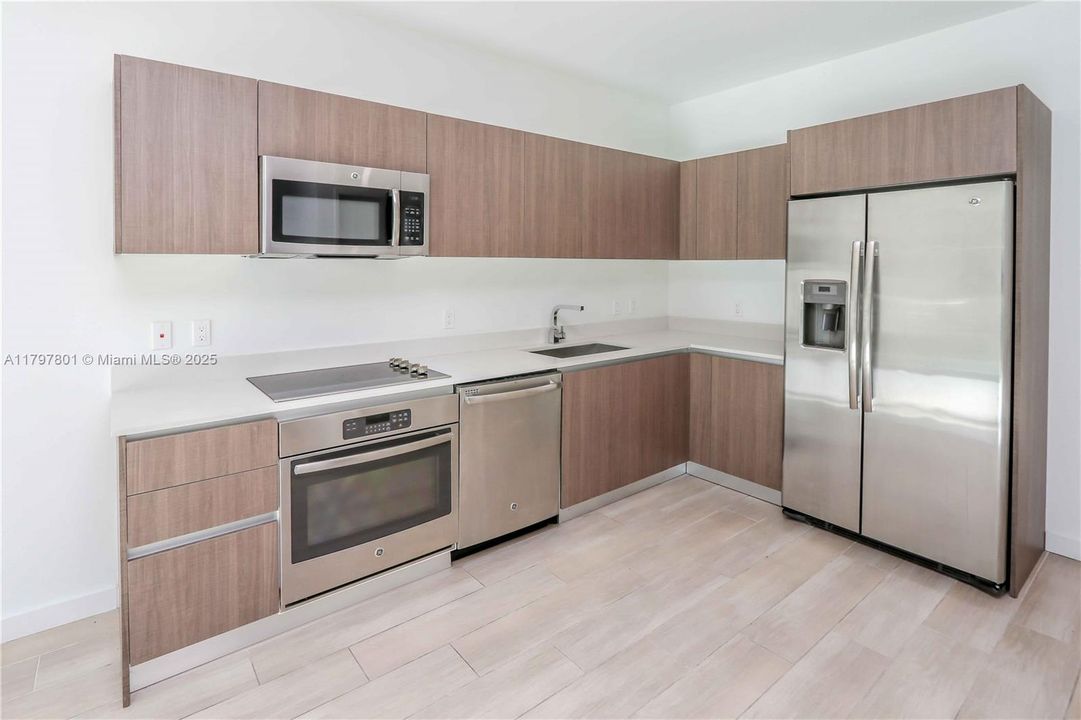 Recently Sold: $850,000 (2 beds, 3 baths, 1263 Square Feet)