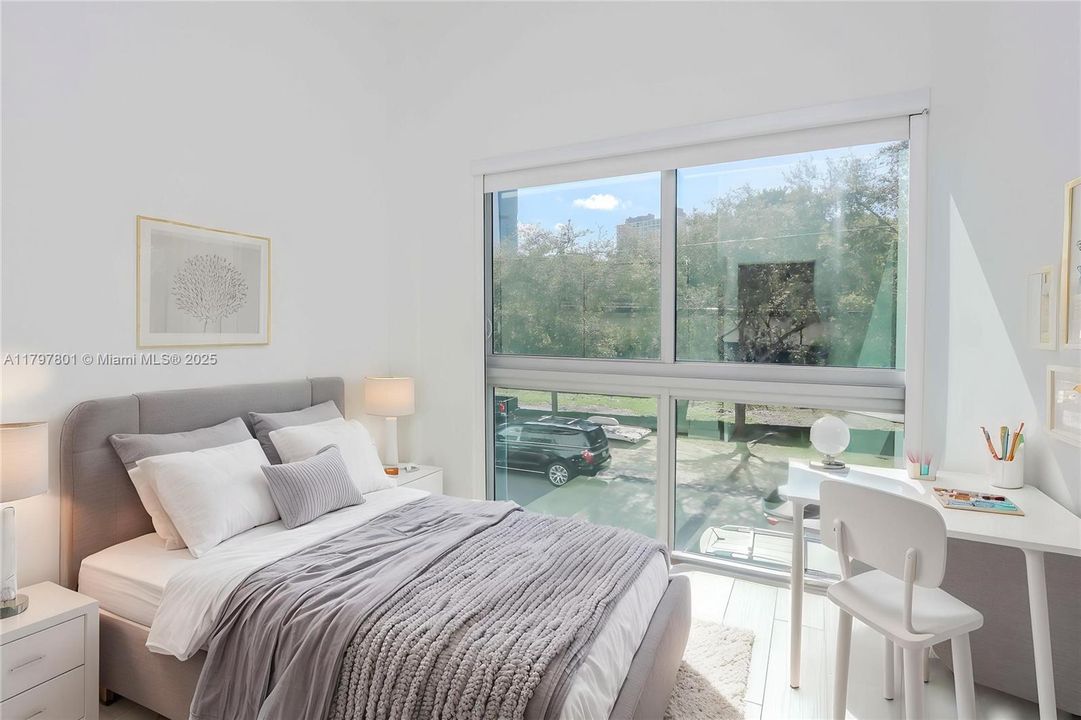Recently Sold: $850,000 (2 beds, 3 baths, 1263 Square Feet)