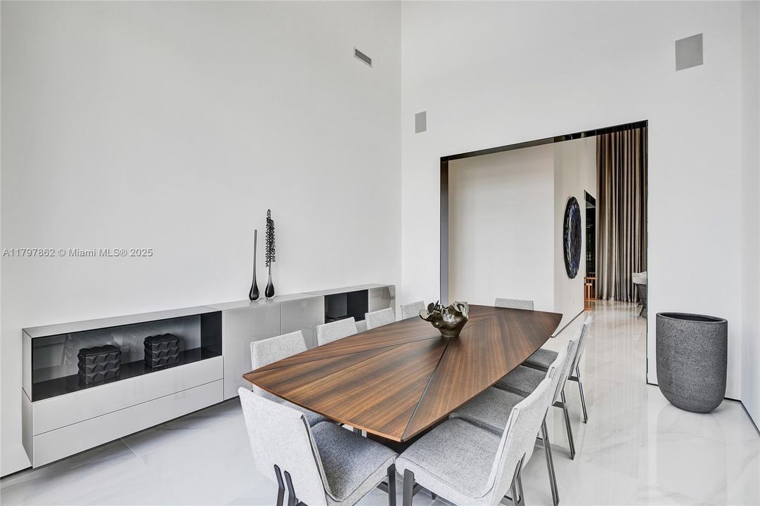 En Venta: $5,500,000 (6 camas, 7 baños, 8120 Pies cuadrados)