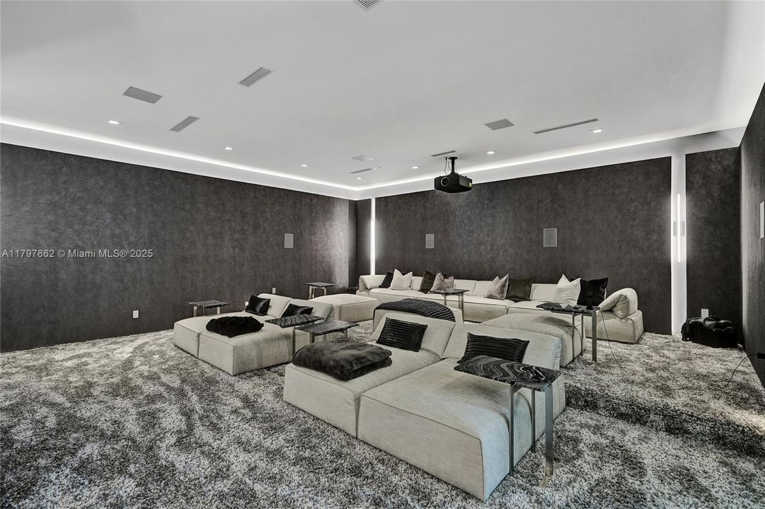 En Venta: $5,500,000 (6 camas, 7 baños, 8120 Pies cuadrados)