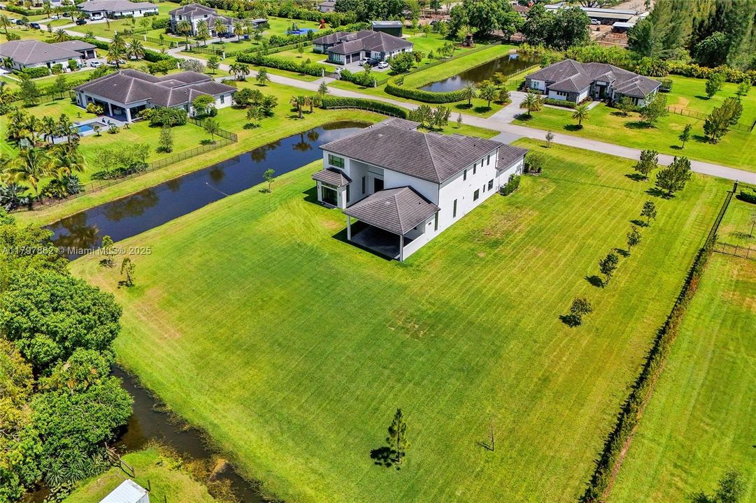 En Venta: $5,500,000 (6 camas, 7 baños, 8120 Pies cuadrados)