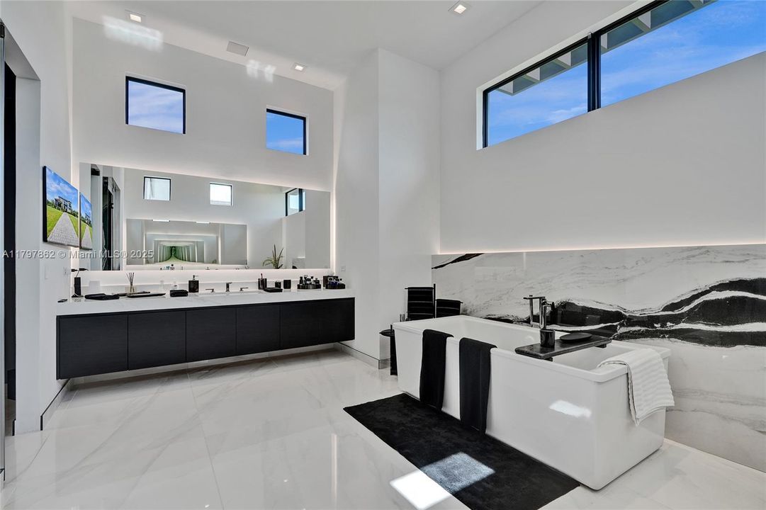 En Venta: $5,500,000 (6 camas, 7 baños, 8120 Pies cuadrados)