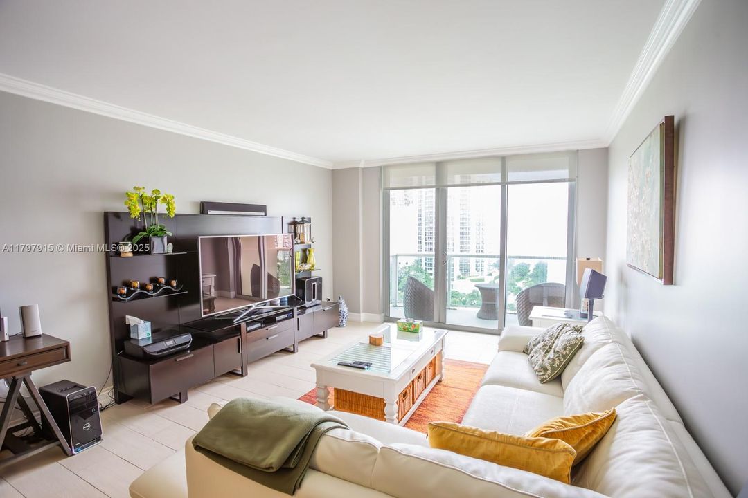 На продажу: $699,000 (2 спален, 2 ванн, 1505 Квадратных фут)