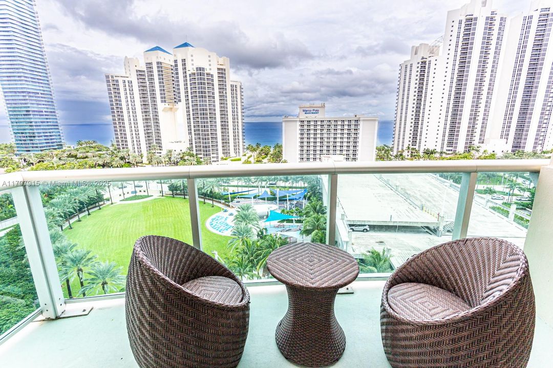 На продажу: $699,000 (2 спален, 2 ванн, 1505 Квадратных фут)