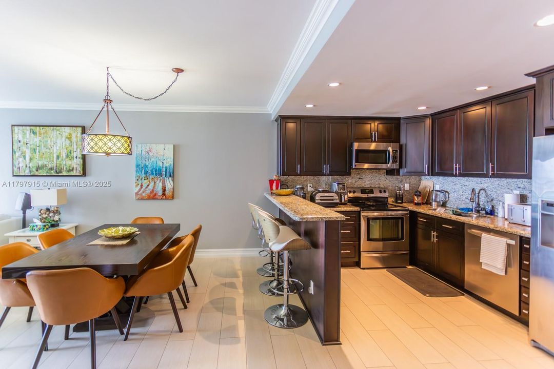 На продажу: $699,000 (2 спален, 2 ванн, 1505 Квадратных фут)