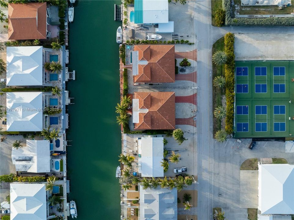 Vendido Recientemente: $1,249,000 (0 camas, 0 baños, 1830 Pies cuadrados)