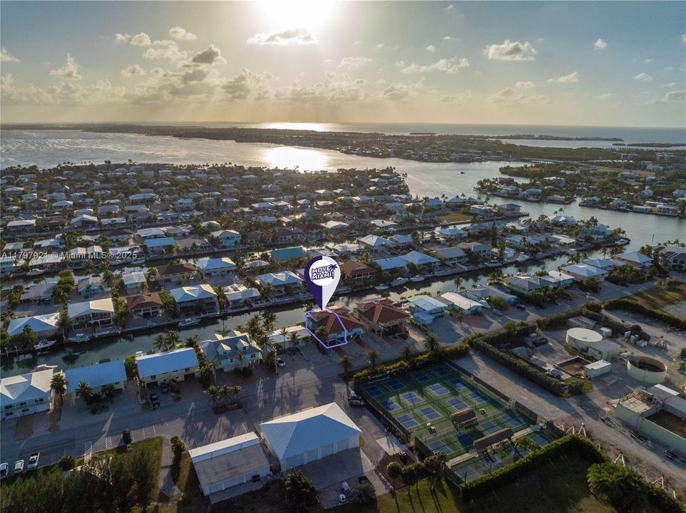 Vendido Recientemente: $1,249,000 (0 camas, 0 baños, 1830 Pies cuadrados)