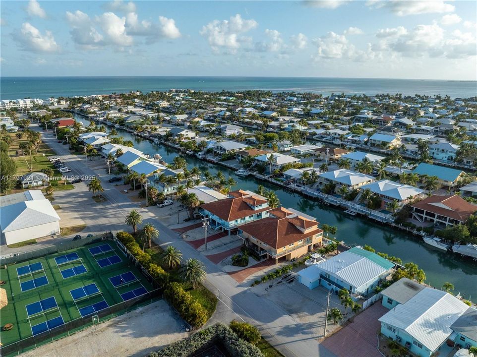 Vendido Recientemente: $1,249,000 (0 camas, 0 baños, 1830 Pies cuadrados)