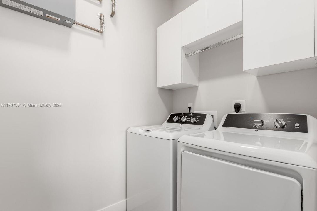 Недавно арендовано: $6,000 (1 спален, 1 ванн, 1058 Квадратных фут)