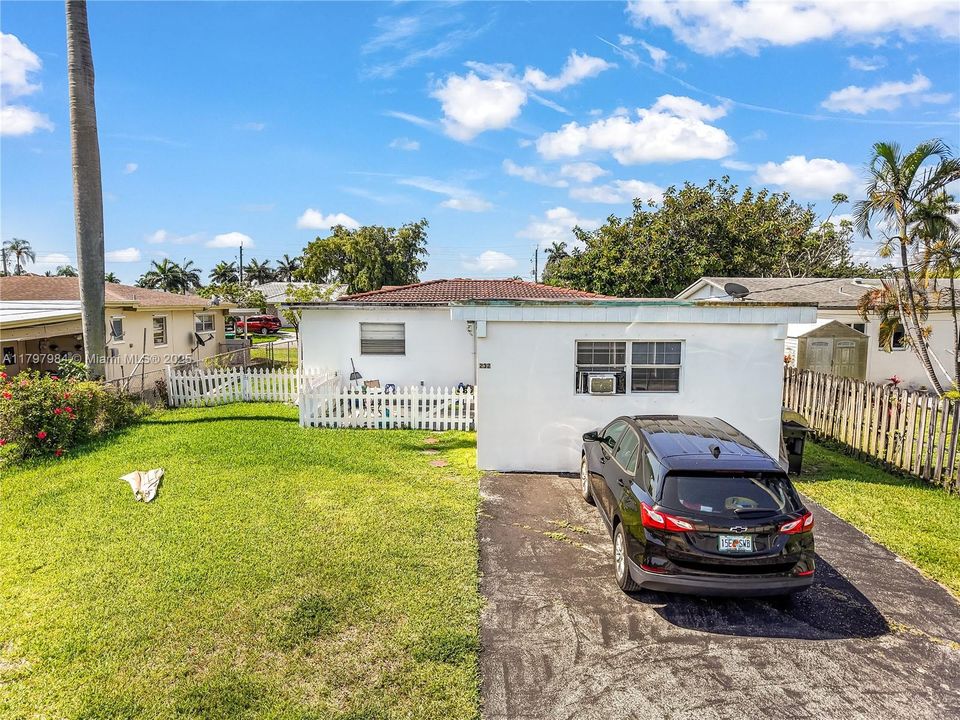 Недавно продано: $550,000 (3 спален, 3 ванн, 1700 Квадратных фут)