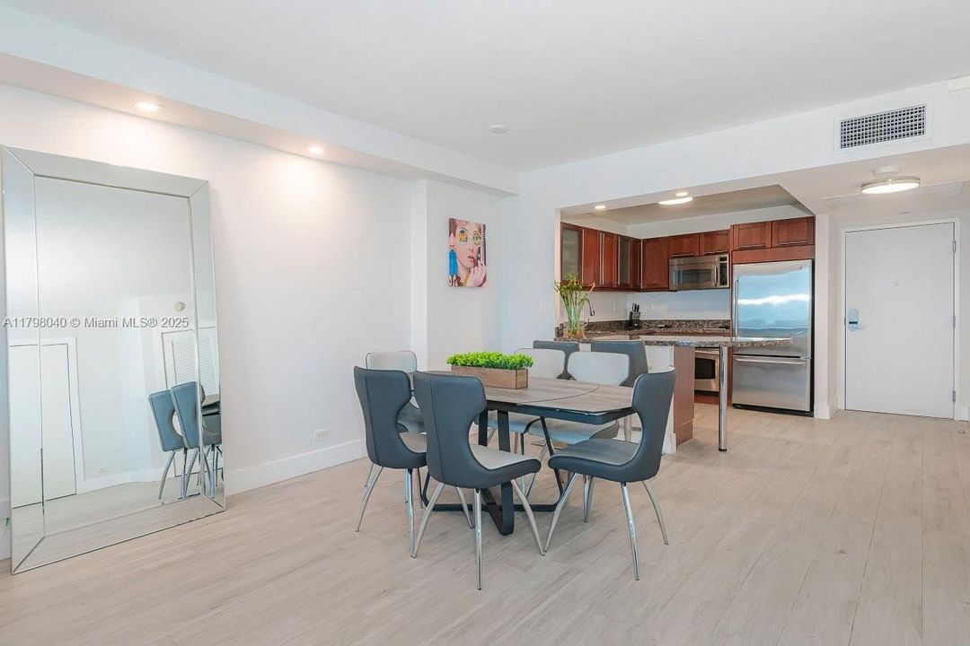 For Sale: $850,000 (0 beds, 1 baths, 760 Square Feet)