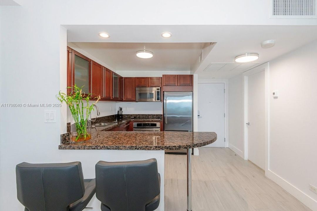 For Sale: $850,000 (0 beds, 1 baths, 760 Square Feet)