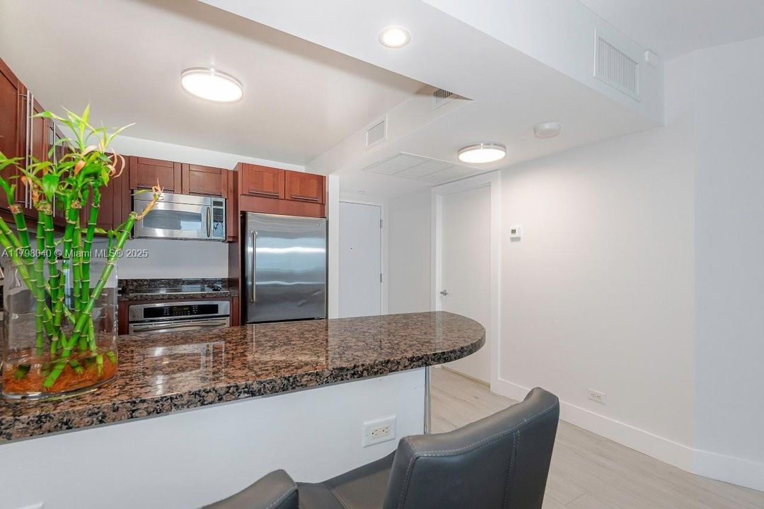 For Sale: $850,000 (0 beds, 1 baths, 760 Square Feet)