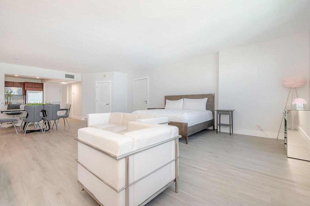 For Sale: $850,000 (0 beds, 1 baths, 760 Square Feet)