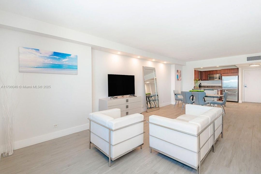 For Sale: $850,000 (0 beds, 1 baths, 760 Square Feet)