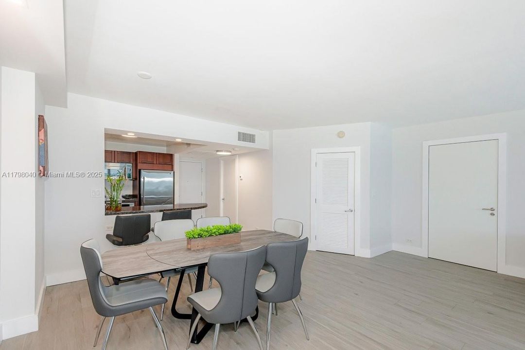 For Sale: $850,000 (0 beds, 1 baths, 760 Square Feet)