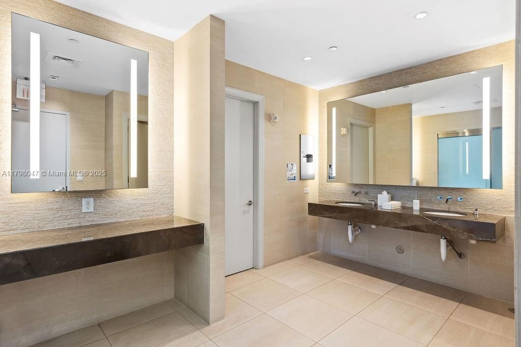Recently Sold: $1,349,000 (2 beds, 2 baths, 2157 Square Feet)