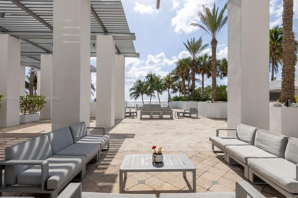 Recently Sold: $1,349,000 (2 beds, 2 baths, 2157 Square Feet)