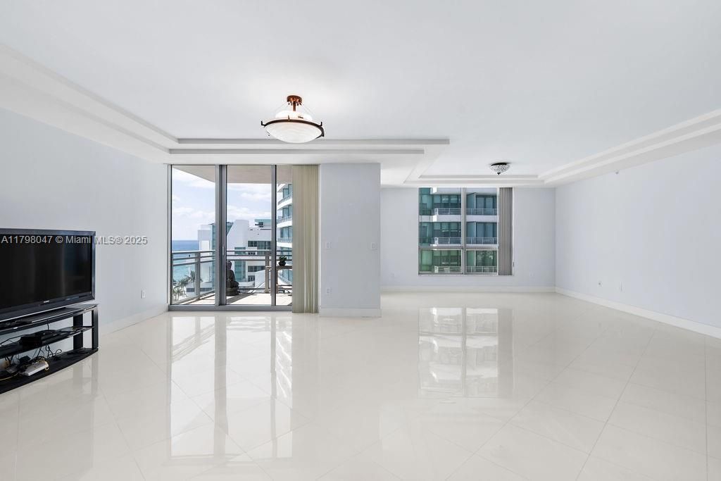 Recently Sold: $1,349,000 (2 beds, 2 baths, 2157 Square Feet)