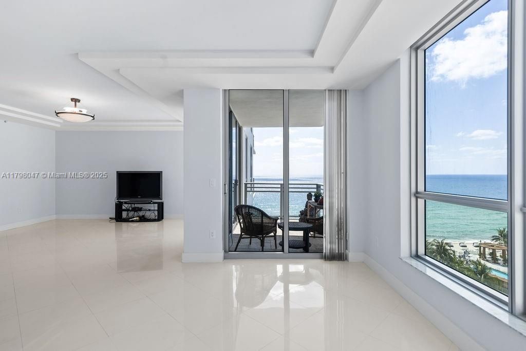 Recently Sold: $1,349,000 (2 beds, 2 baths, 2157 Square Feet)