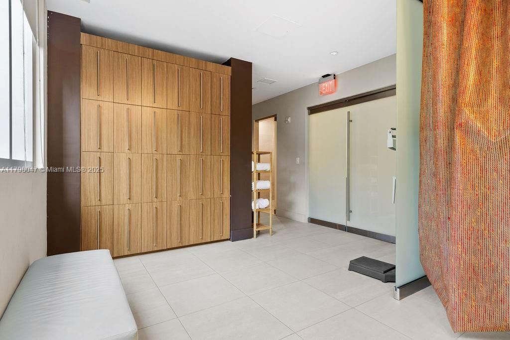 Recently Sold: $1,349,000 (2 beds, 2 baths, 2157 Square Feet)