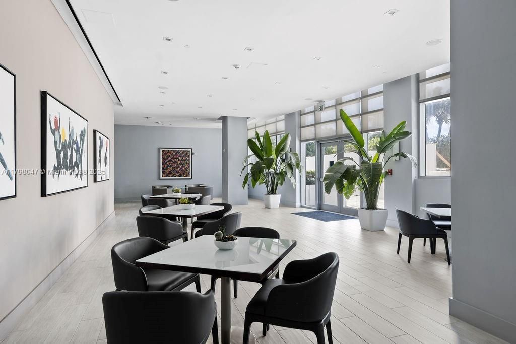 Recently Sold: $1,349,000 (2 beds, 2 baths, 2157 Square Feet)