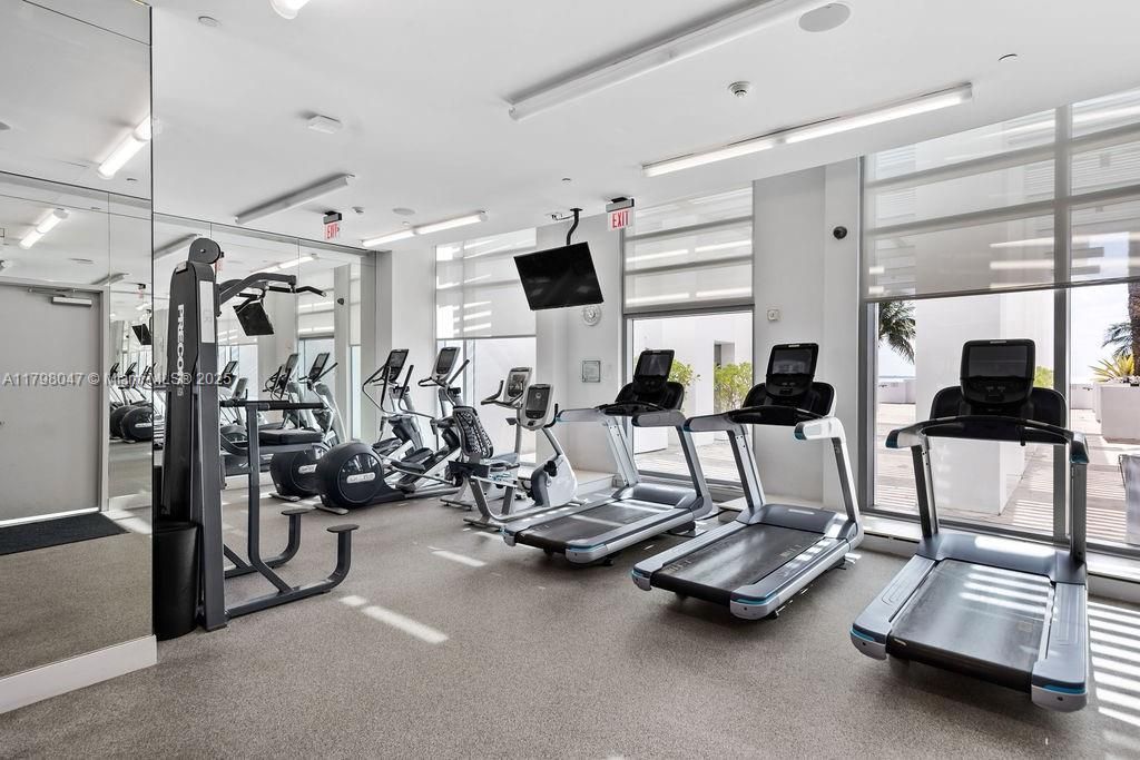 Recently Sold: $1,349,000 (2 beds, 2 baths, 2157 Square Feet)