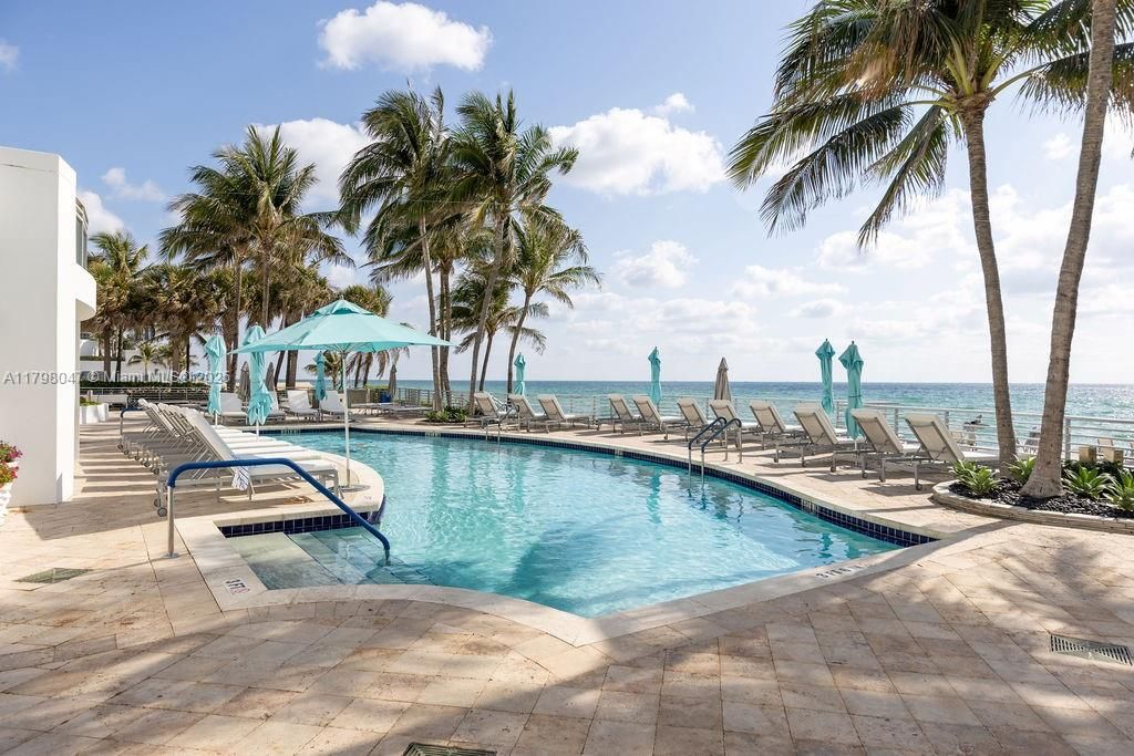 Recently Sold: $1,349,000 (2 beds, 2 baths, 2157 Square Feet)