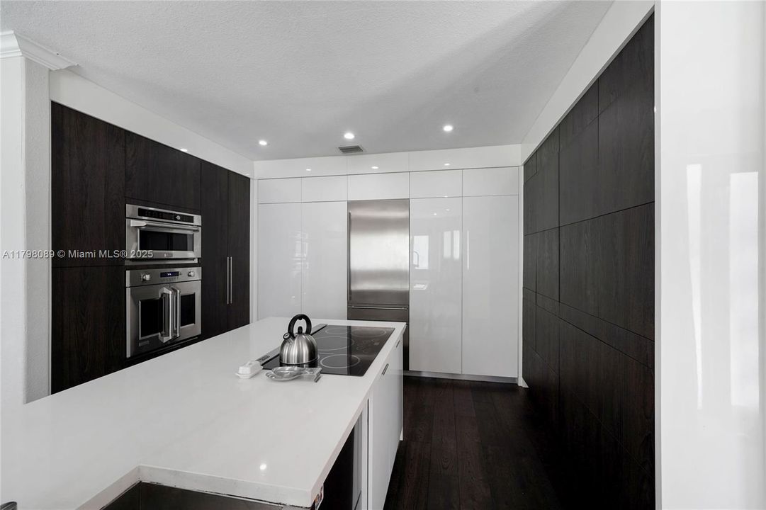 Recently Sold: $820,000 (5 beds, 4 baths, 3945 Square Feet)