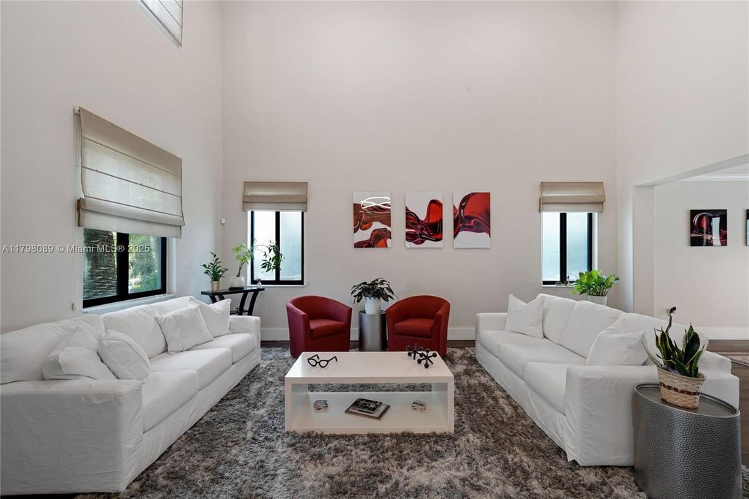 Recently Sold: $820,000 (5 beds, 4 baths, 3945 Square Feet)