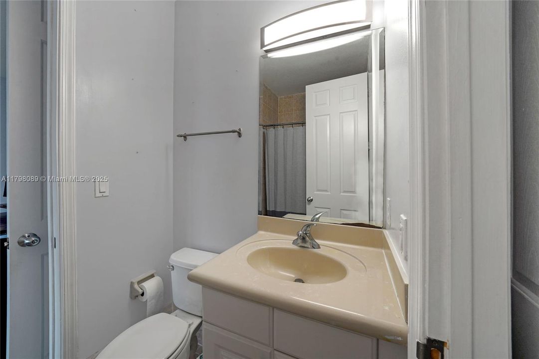 Recently Sold: $820,000 (5 beds, 4 baths, 3945 Square Feet)