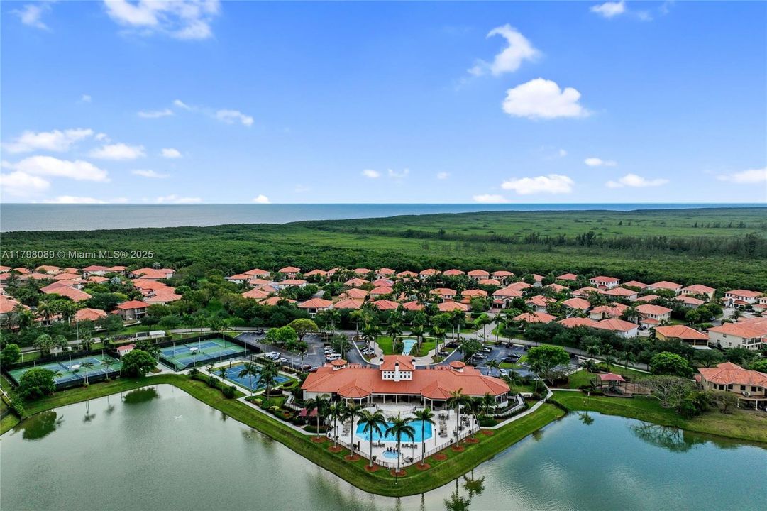 Recently Sold: $820,000 (5 beds, 4 baths, 3945 Square Feet)