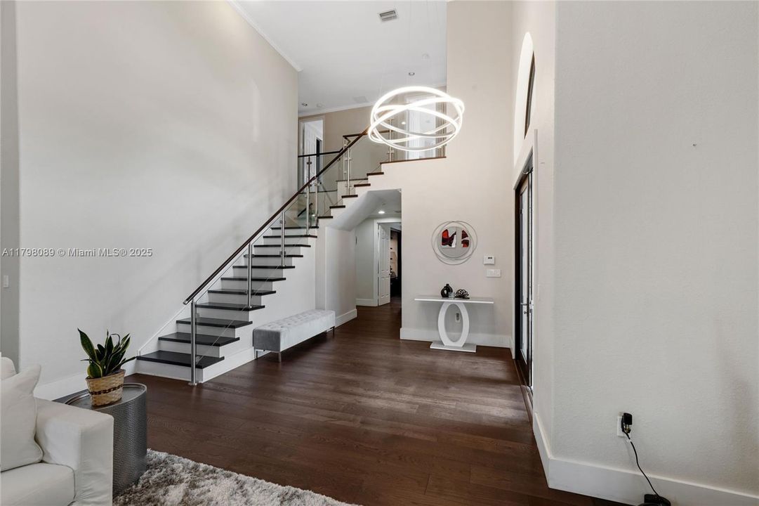 Recently Sold: $820,000 (5 beds, 4 baths, 3945 Square Feet)