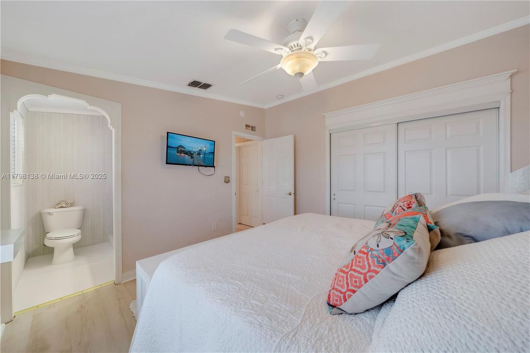 Недавно продано: $1,145,000 (3 спален, 2 ванн, 1056 Квадратных фут)