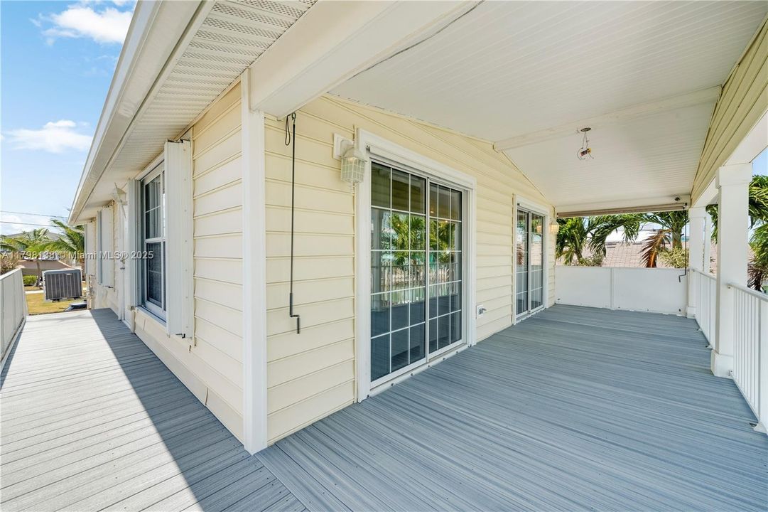 Недавно продано: $1,145,000 (3 спален, 2 ванн, 1056 Квадратных фут)