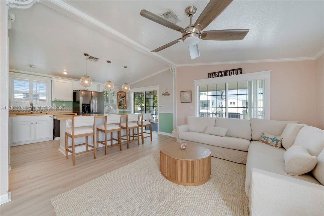 Недавно продано: $1,145,000 (3 спален, 2 ванн, 1056 Квадратных фут)