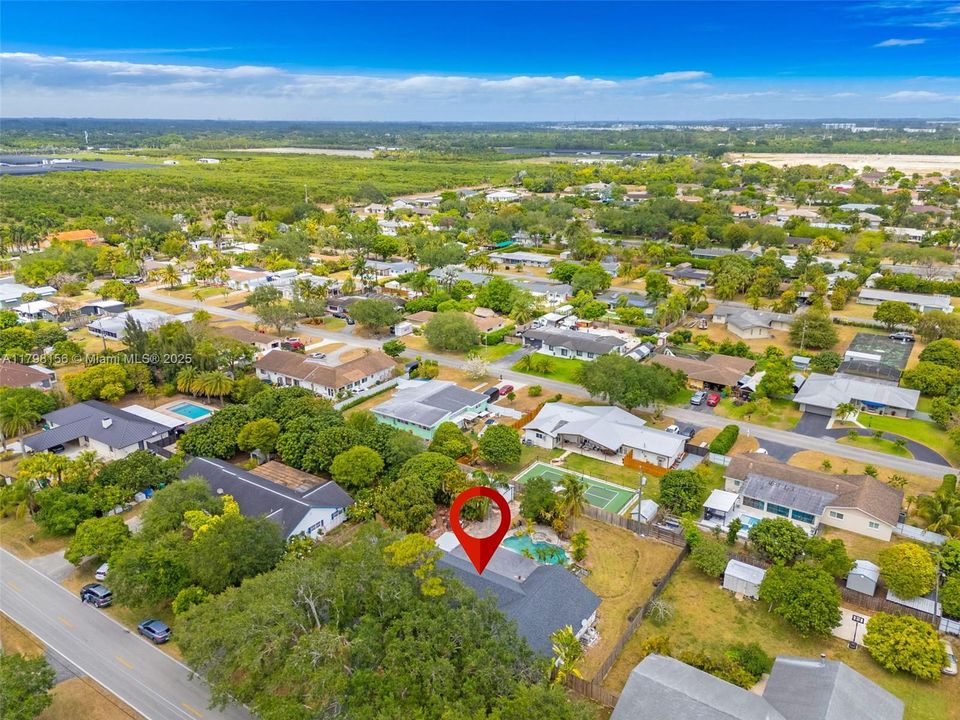 Vendido Recientemente: $815,000 (4 camas, 2 baños, 3154 Pies cuadrados)