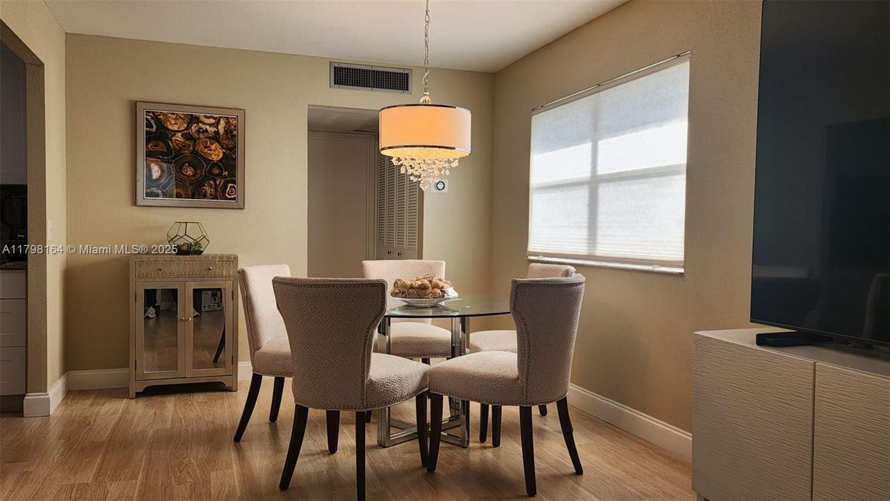 Vendido Recientemente: $65,000 (1 camas, 1 baños, 720 Pies cuadrados)