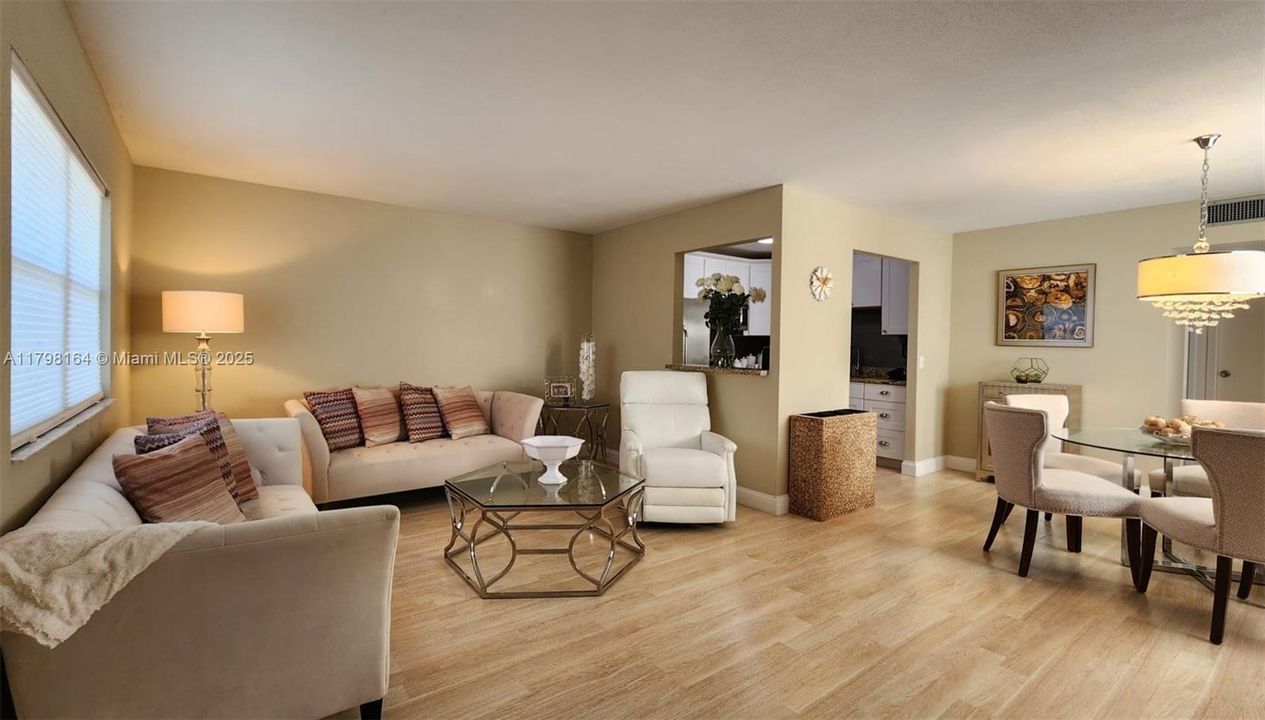 Vendido Recientemente: $65,000 (1 camas, 1 baños, 720 Pies cuadrados)